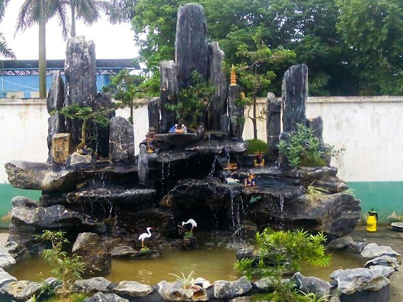 Hòn Non Bộ Thác Nước Độc Đáo Tạo Điểm Nhấn Cho Không Gian Ngoài Trời