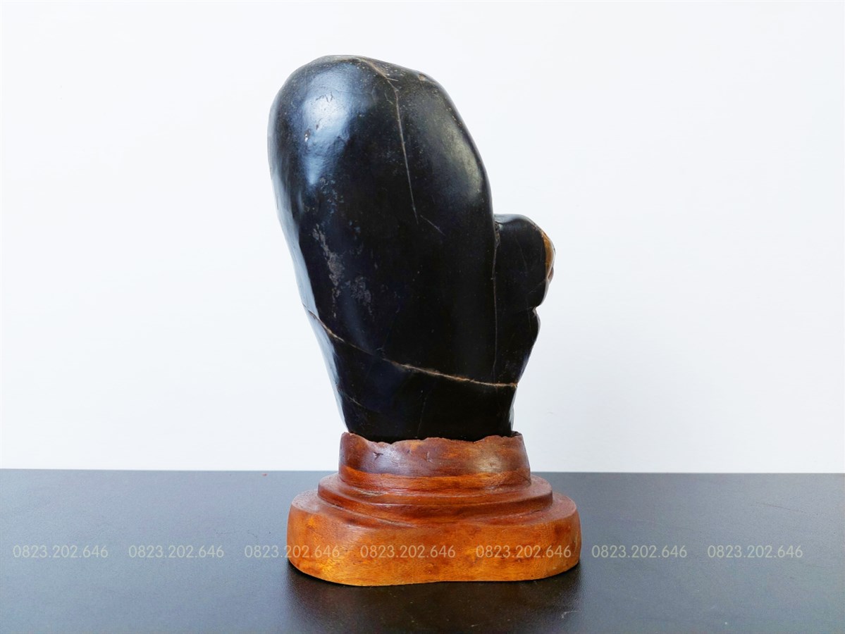 Đá Suiseki hình bàn tay 