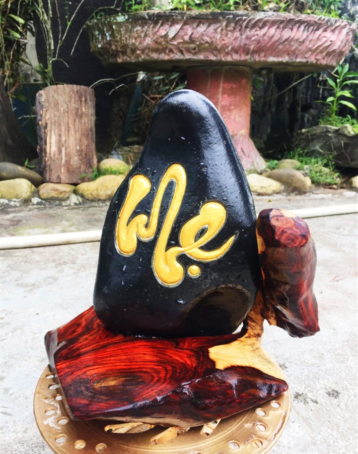Đá Suiseki khắc chữ Mẹ