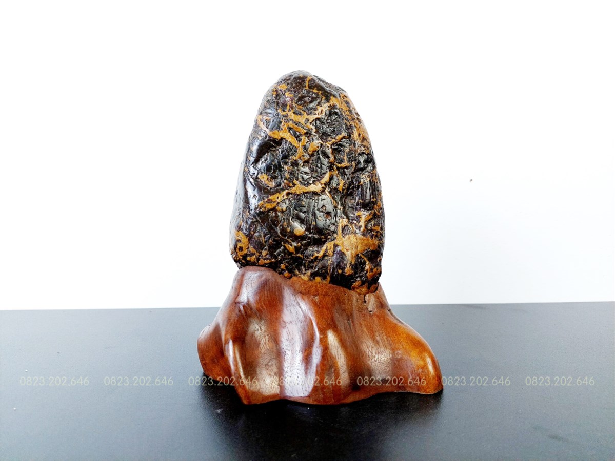 Đá Suiseki hình khối trụ 